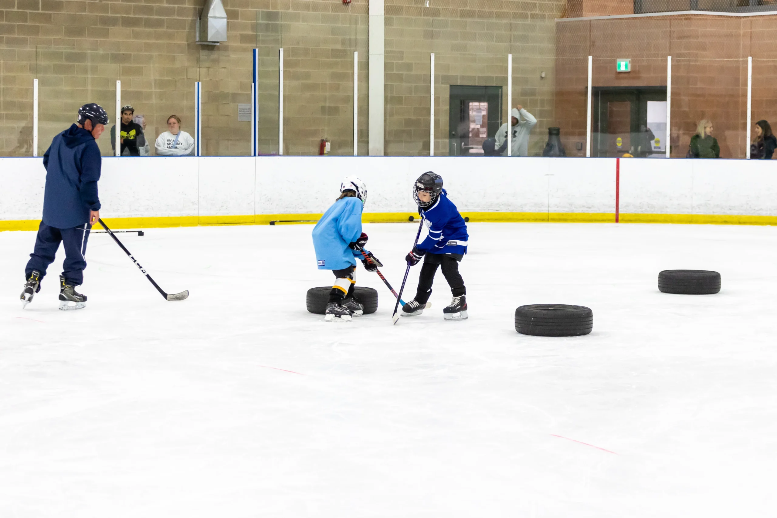 kids playing hockey